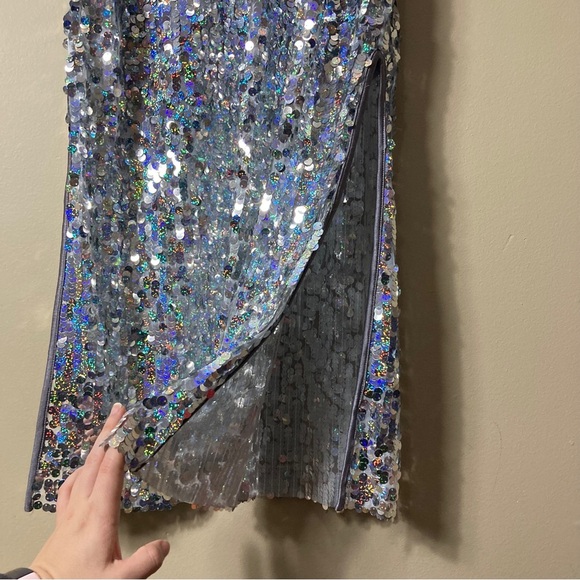 NWT Smythe Deep V Midi Dress in Silver Pailette - Picture 8 of 12